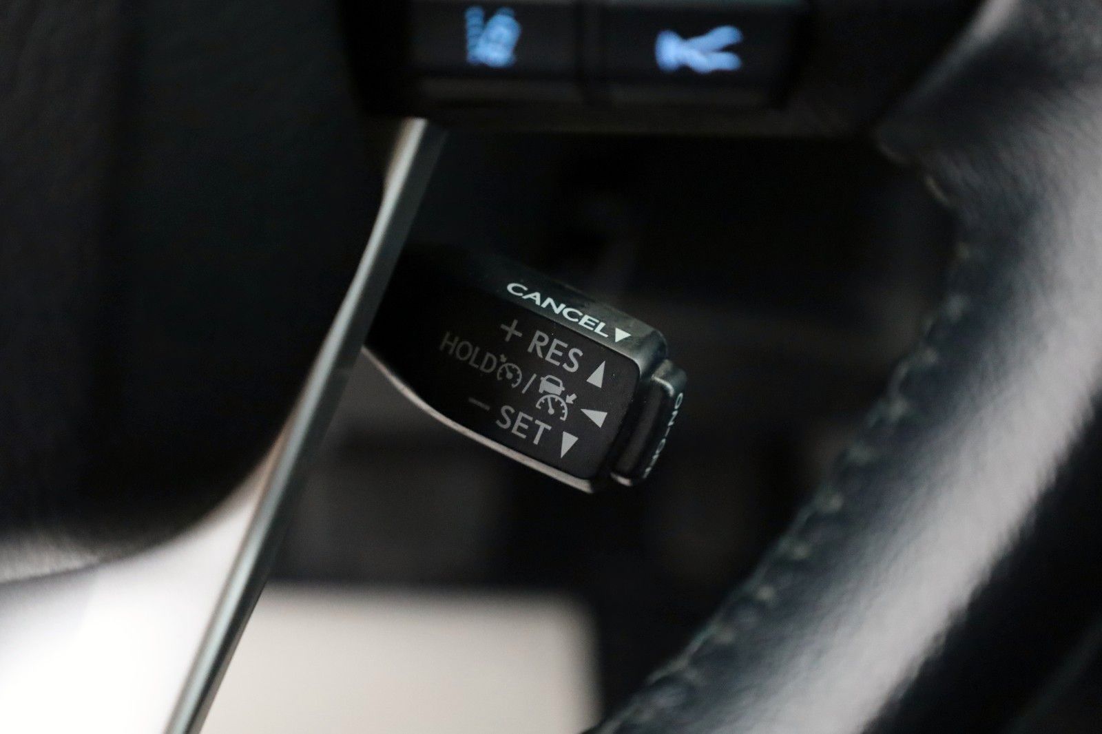 Fahrzeugabbildung Toyota Hilux 2.8 Executive, Navi, Hardtop,ACC,LED, AHK