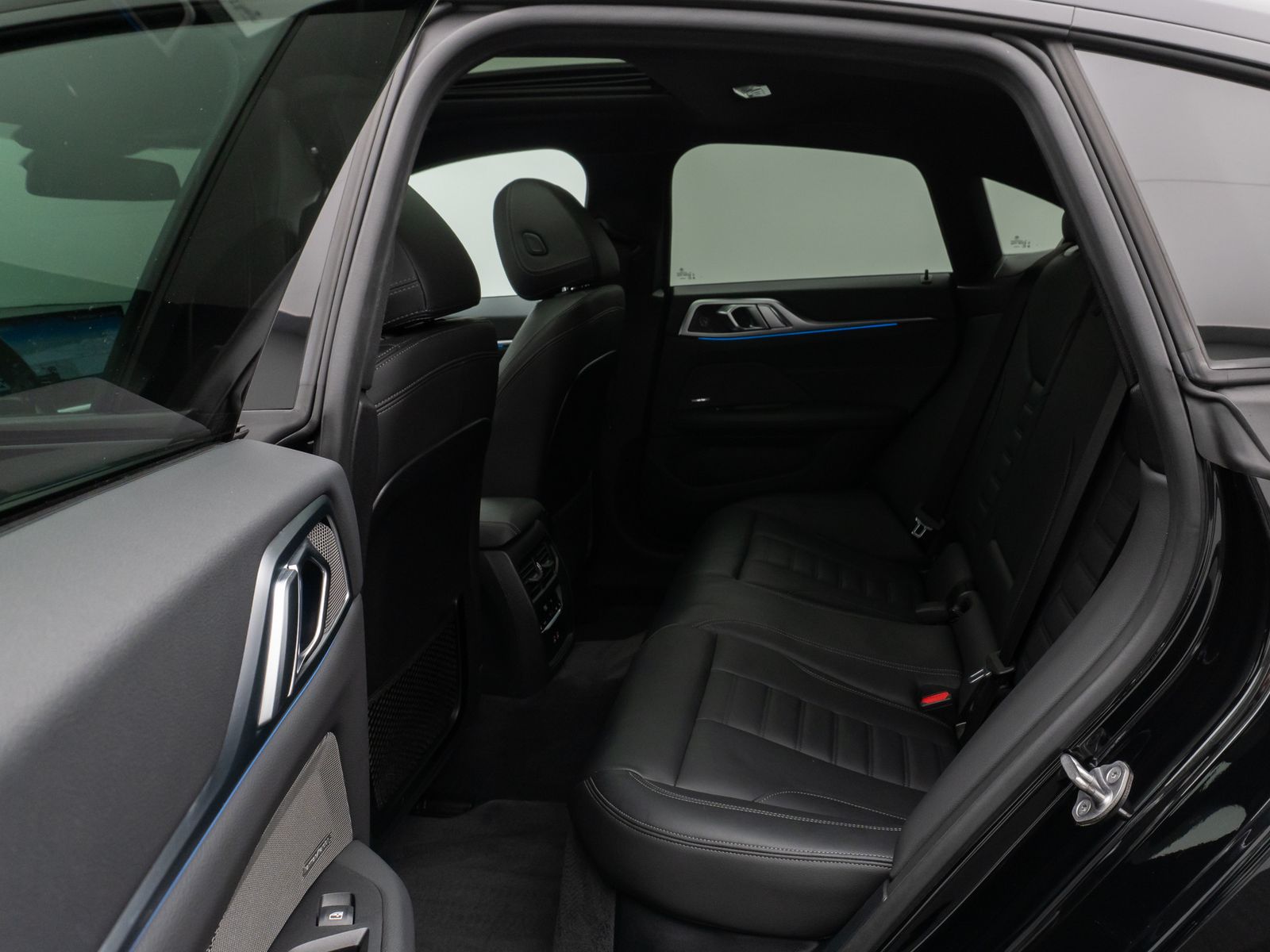 Fahrzeugabbildung BMW i4 M50 Gran Coupè Glasdach 360°HUD DAB H/K ACC