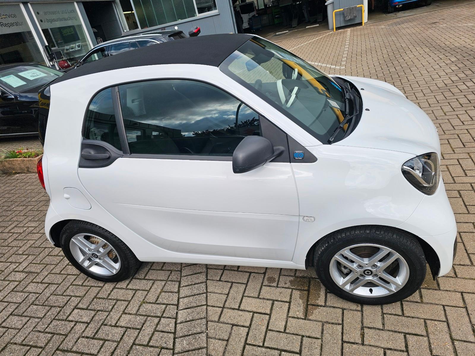 Smart ForTwo coupe EQ *Schnellladevorrichtung*DAB