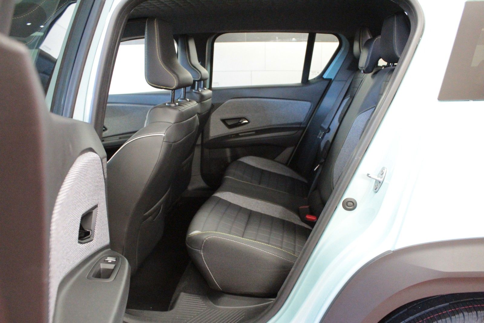 Fahrzeugabbildung Renault R 4 E-Tech 150 Comfort Range Iconic *Vollausst.*