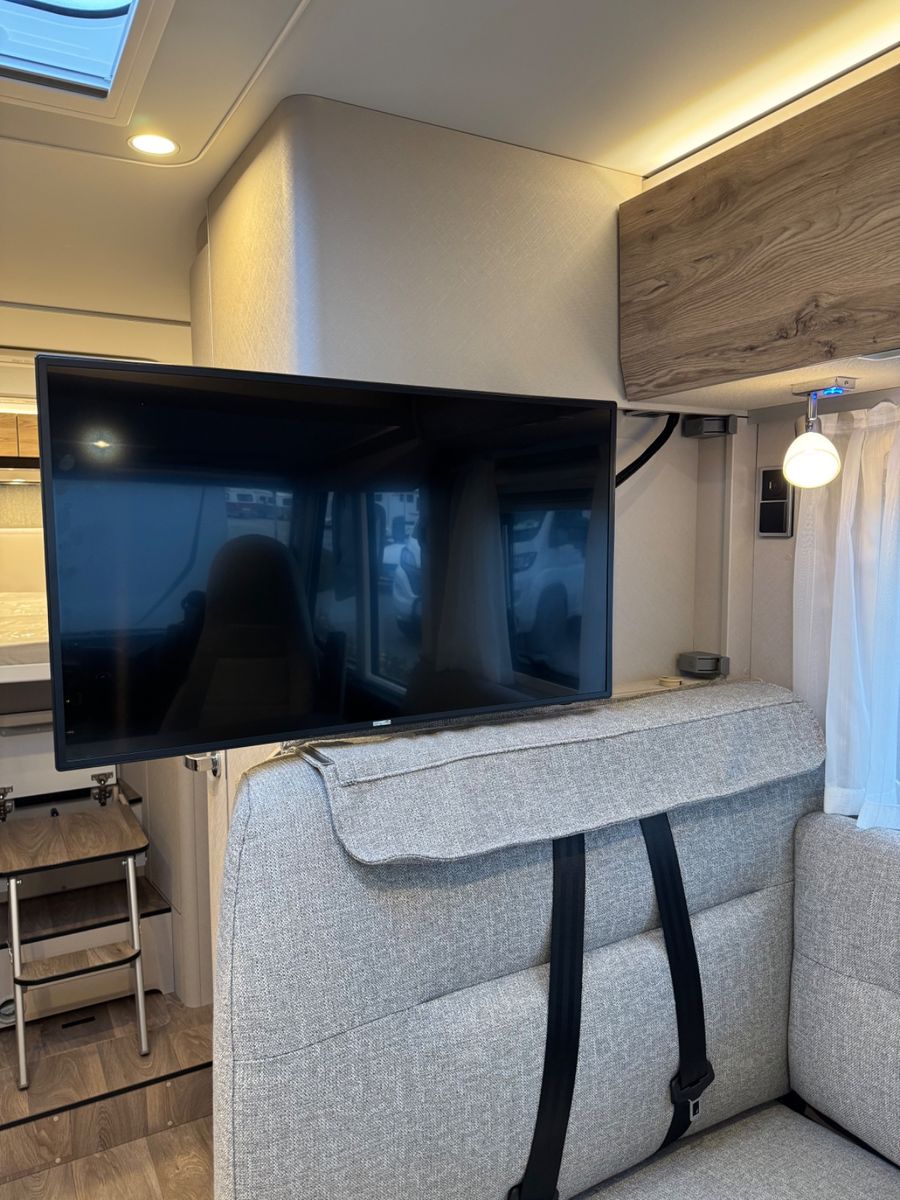 Fahrzeugabbildung HYMER / ERIBA / HYMERCAR Exsis I 580 -Pure - 16.216€ Sparen!