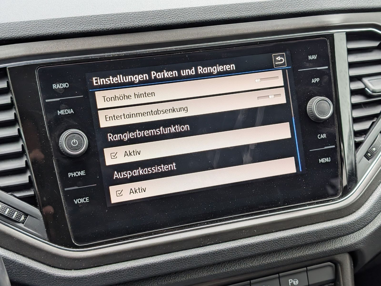 VW T-Roc 2.0 TDI Style Automatik Navi ACC – Bild 28