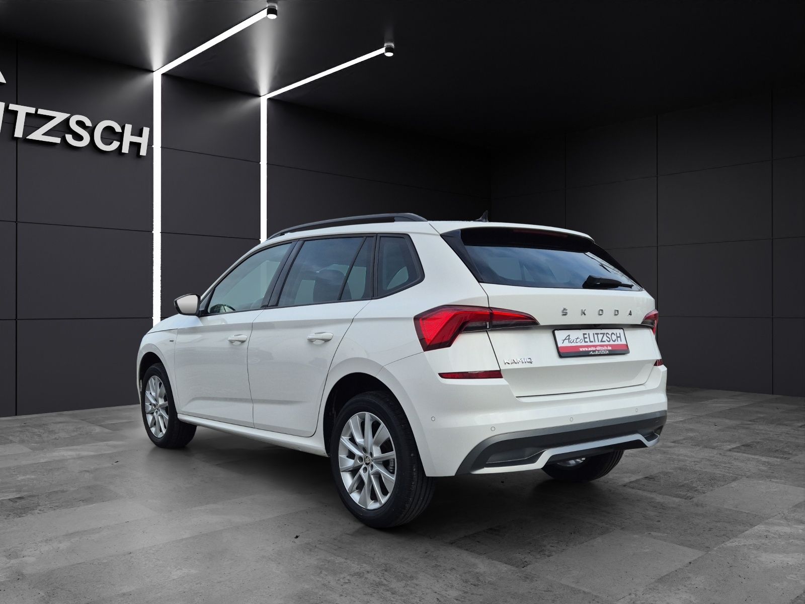 Fahrzeugabbildung SKODA Kamiq TSI Clever DSG LED ACC RFK SH 17"