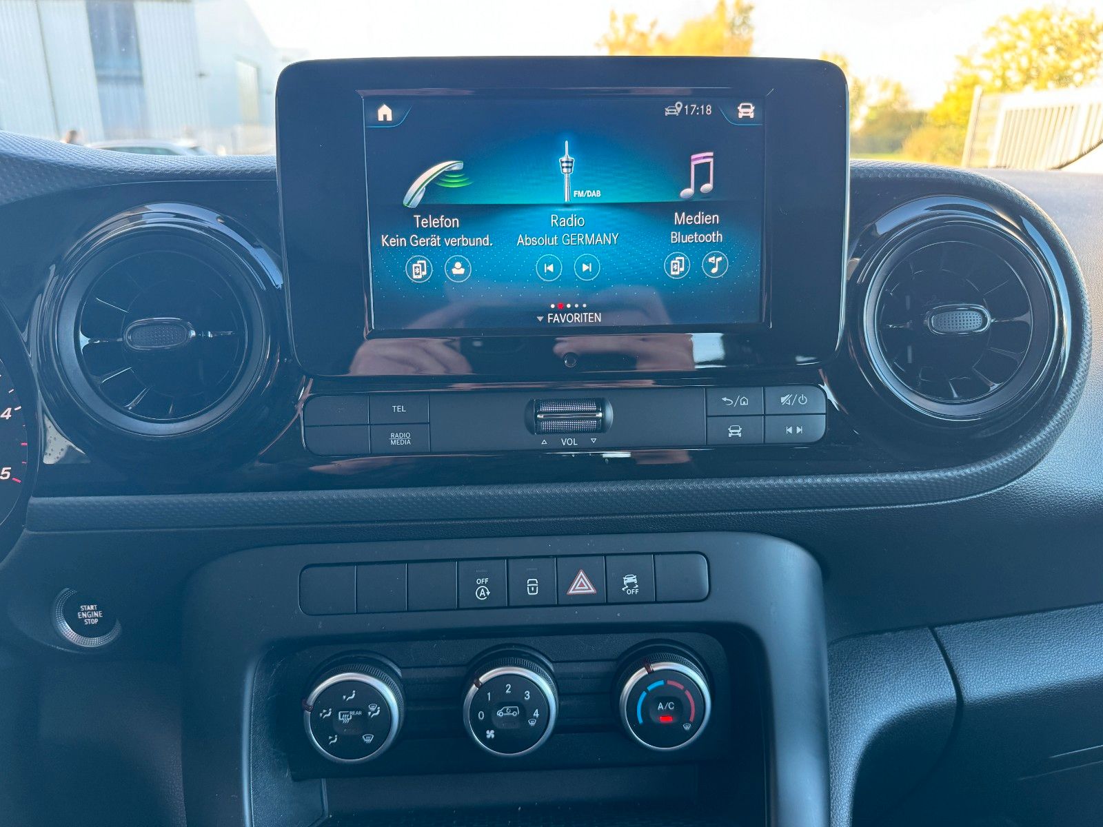 Fahrzeugabbildung Mercedes-Benz T 180 d MBUX Tempomat