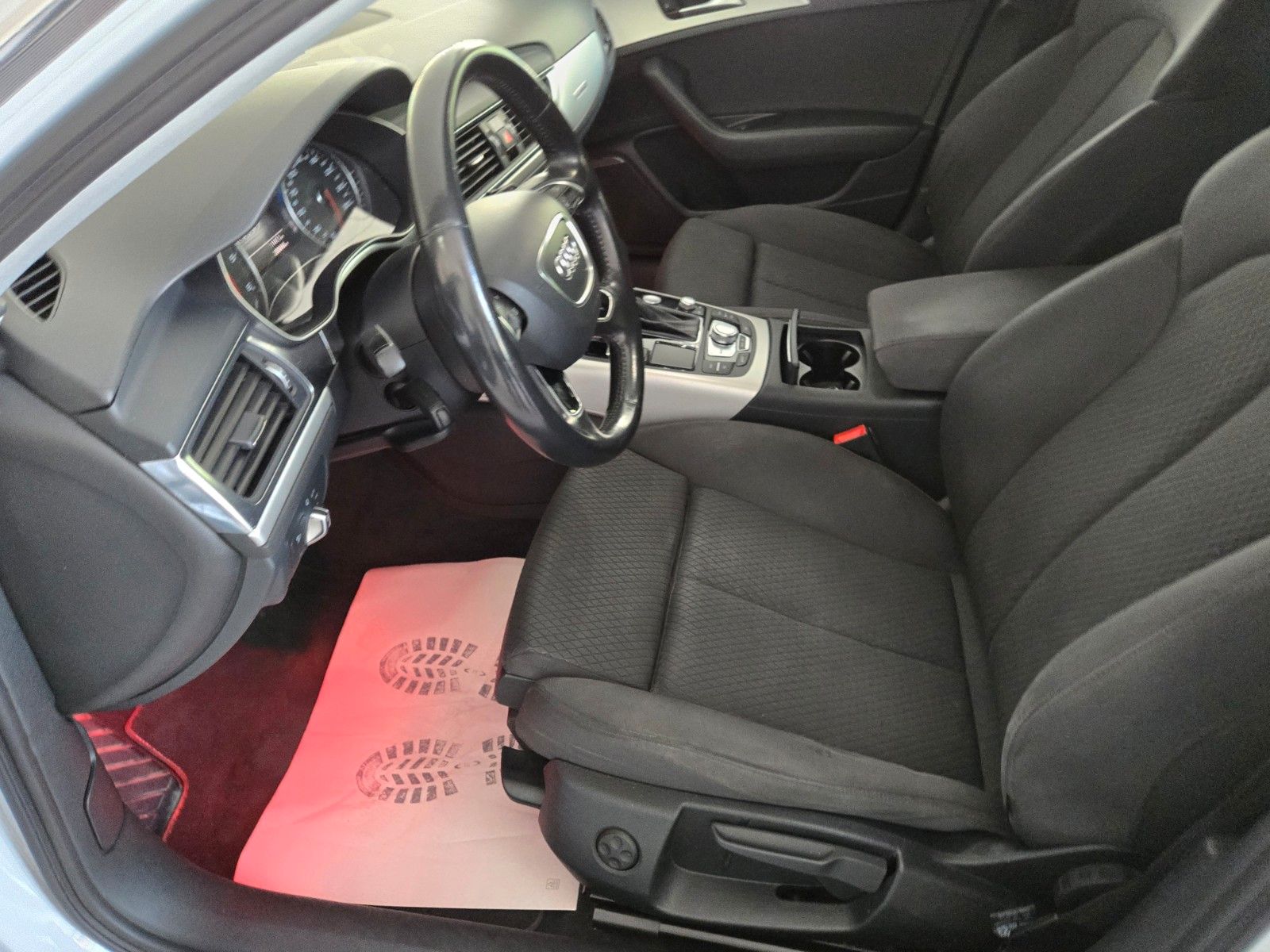 Fahrzeugabbildung Audi A6 Avant 2.0 TDI quattro