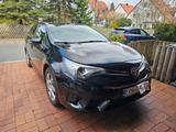 Toyota Avensis 1,8-l-V. Multidr. S Edition S T. Sp... - Toyota Avensis mit Benzin-Antrieb: Kombi, Automatik, 1.8