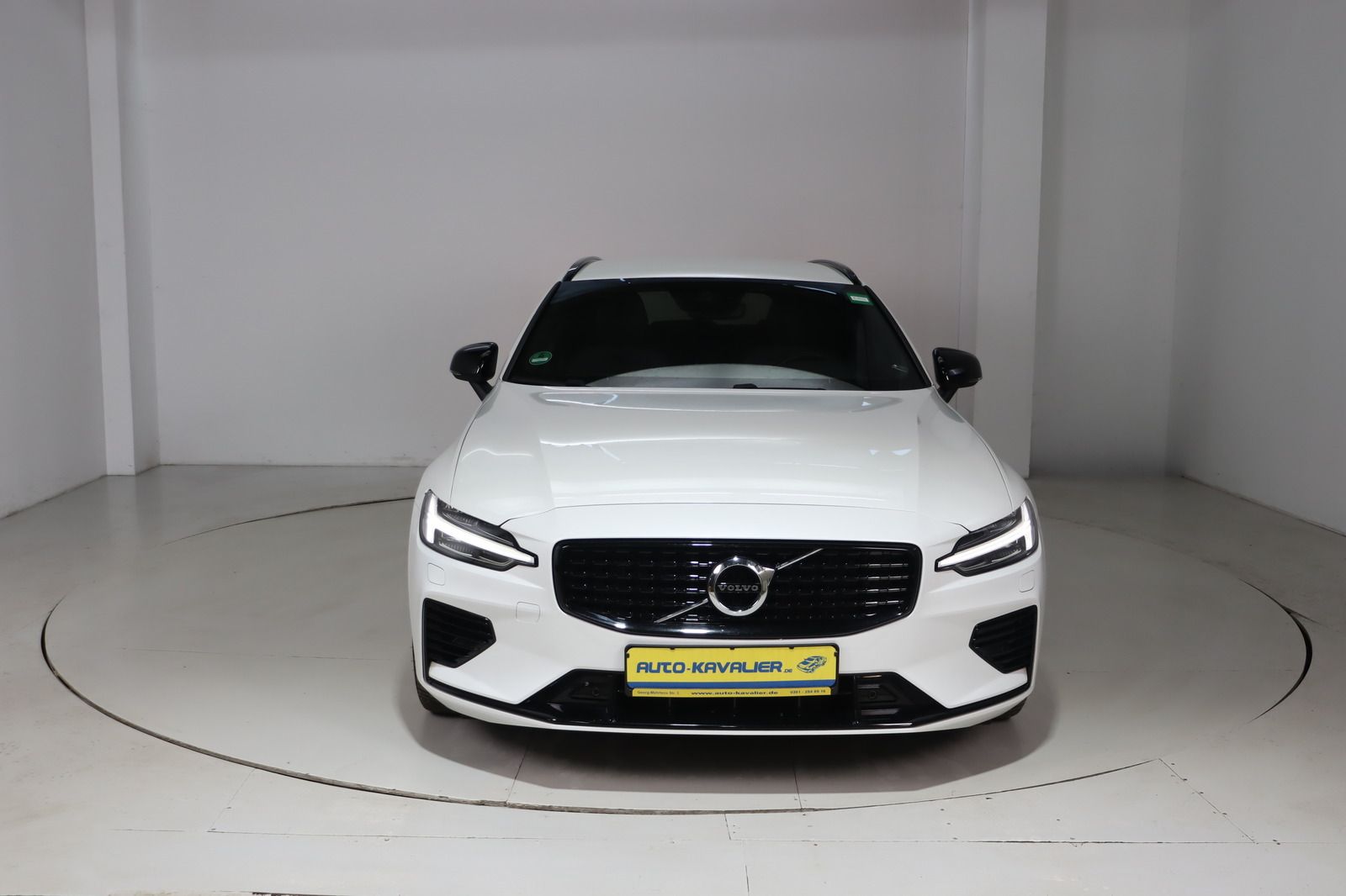 Fahrzeugabbildung Volvo V60 Kombi T8 R-Line AWD Recharge R Design Rechar