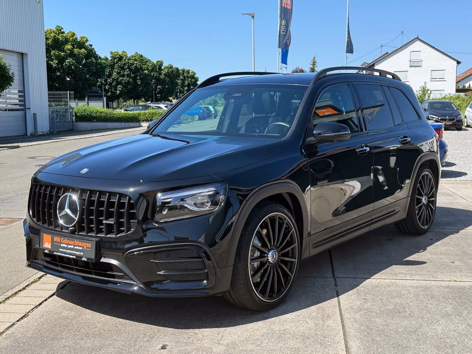 Fahrzeugabbildung Mercedes-Benz GLB35 AMG 4Matic ACC 360° HUD PANO BURMESTER LED