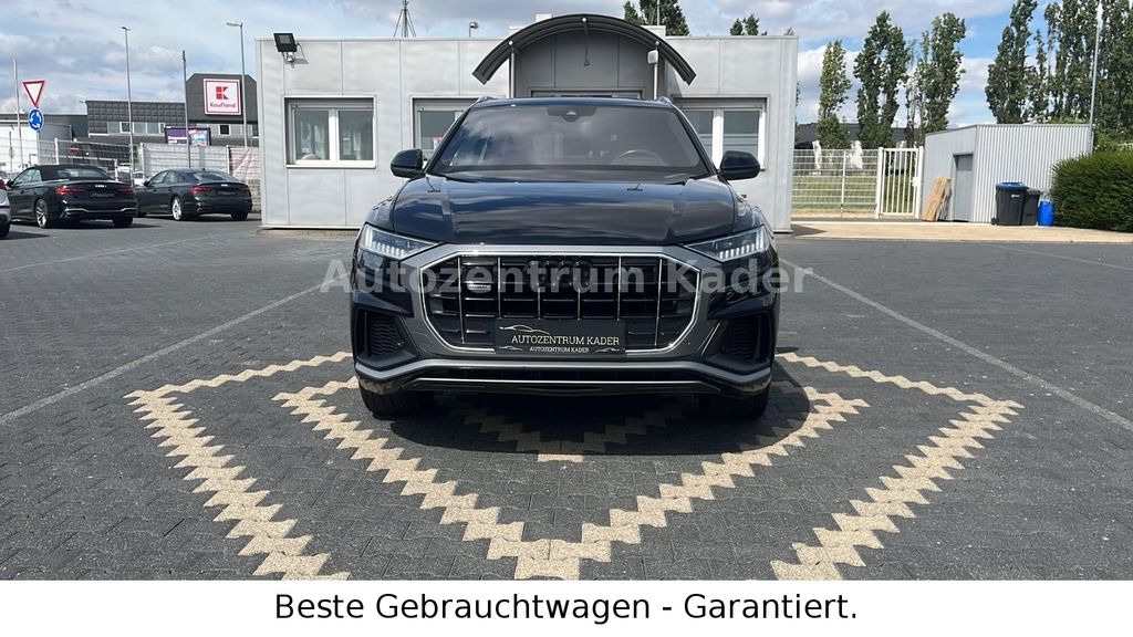 Image of Audi Q8
