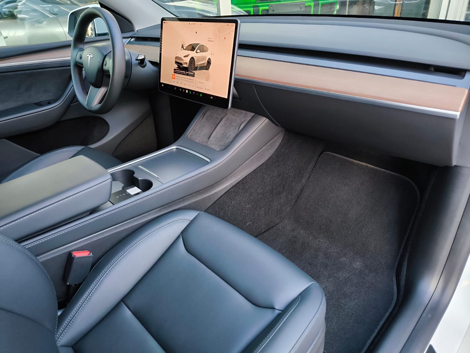 Fahrzeugabbildung Tesla Model Y PERFORM AWD PANO+NAVI+STDHZ+LED+ACC+360+