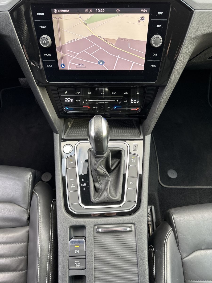 Fahrzeugabbildung Volkswagen Passat Variant 1.4 TSI GTE NAV+LED+AHK+HUD+KAM