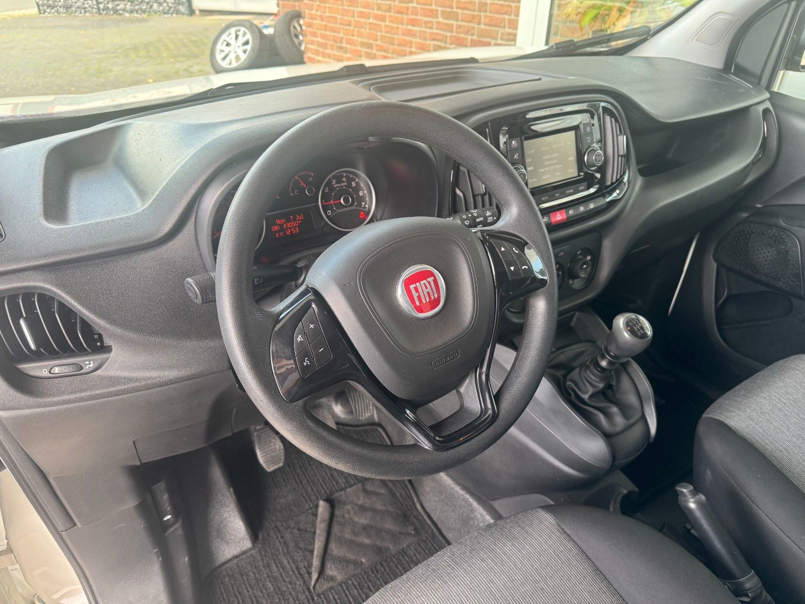 Fahrzeugabbildung Fiat Doblo SX Kasten Innenausbau/Navi/1.Hand