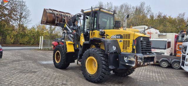 Komatsu WA 250 Zustand technisch ok, optisch 3-4 Unterla