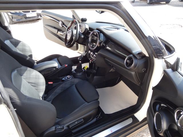 Fahrzeugabbildung MINI Cooper S/Pano/Leder/Navi/SitzH/H&K/JWC/