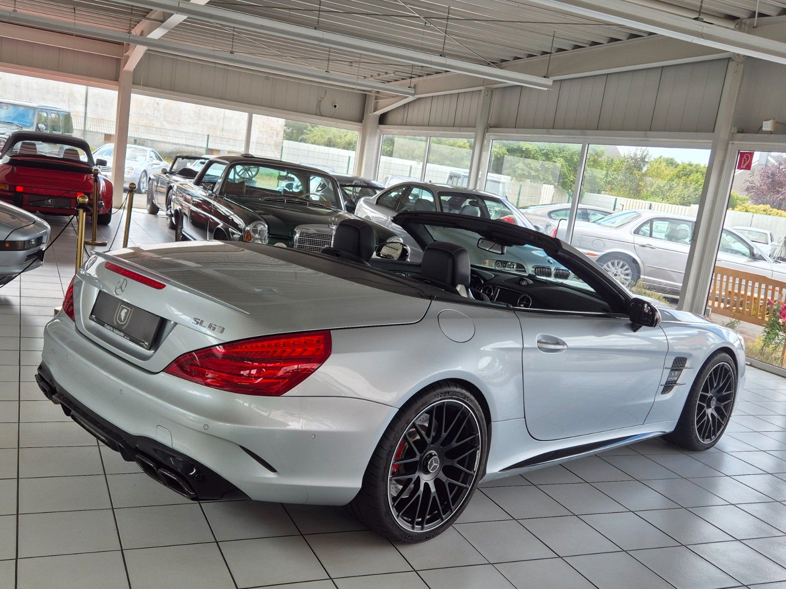 Fahrzeugabbildung Mercedes-Benz SL 63 AMG/Dt./AMG Driver/H&K/Pan./Massage/1A