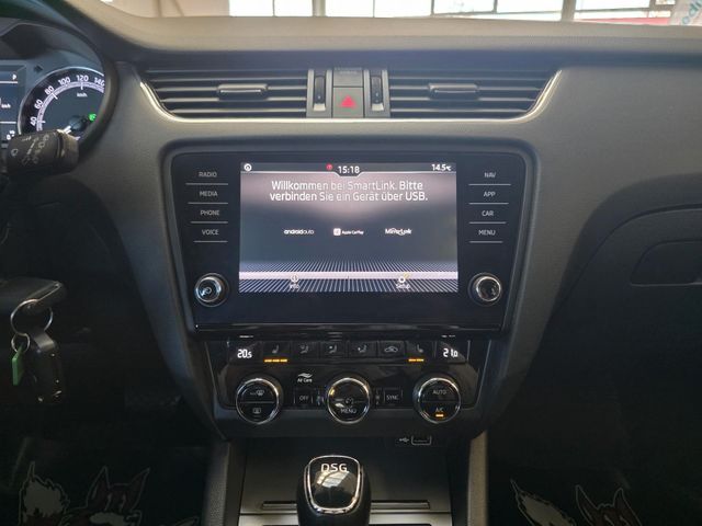SKODA Octavia — Foto 22