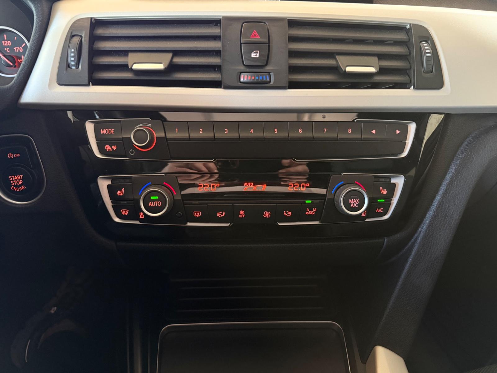 BMW 320i Touring Advantage LED/Memory/HUD/Pano/ACC