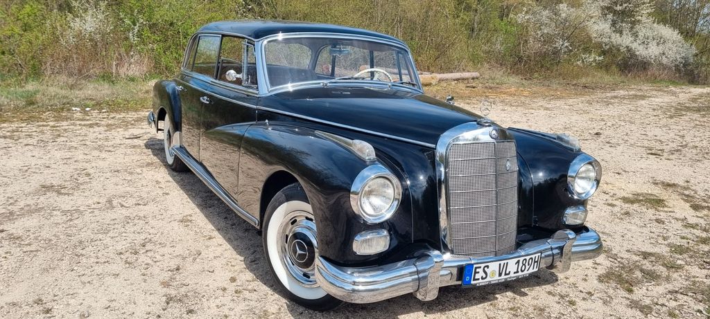 Mercedes-Benz 300