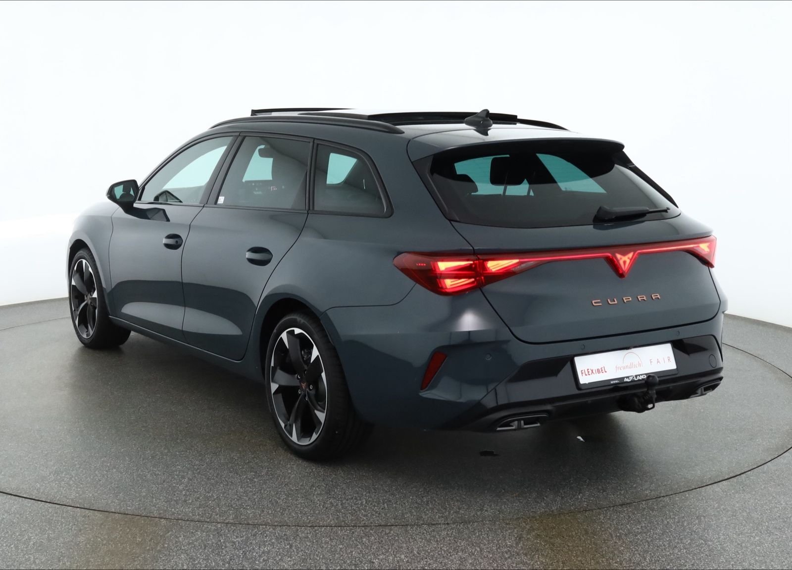 Cupra Leon ST 1.5eTSI DSG LED ACC Pano AHK imagem 3