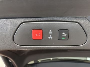 Fotografie 12 des Opel Grandland (X) Grandland X Plug-in-Hybrid 1.6 DI AT Ultimate