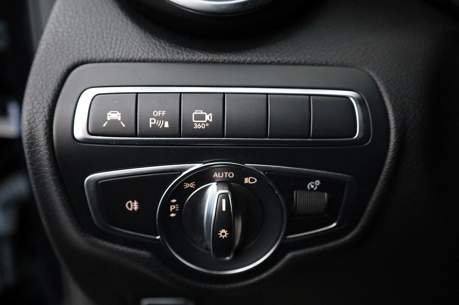 Fahrzeugabbildung Mercedes-Benz GLC 350d 4M Leder,Navi,LED,360°,Burmester,Panora