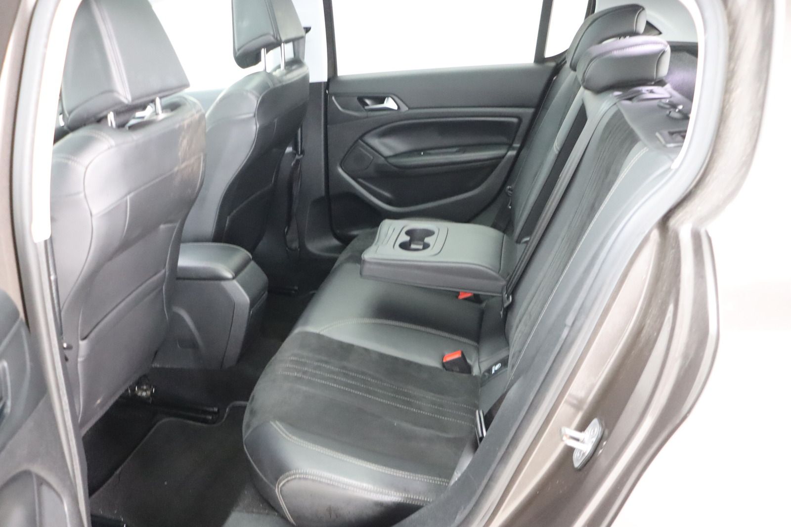 Fahrzeugabbildung Peugeot 308 Active * LED * Navi * Massage