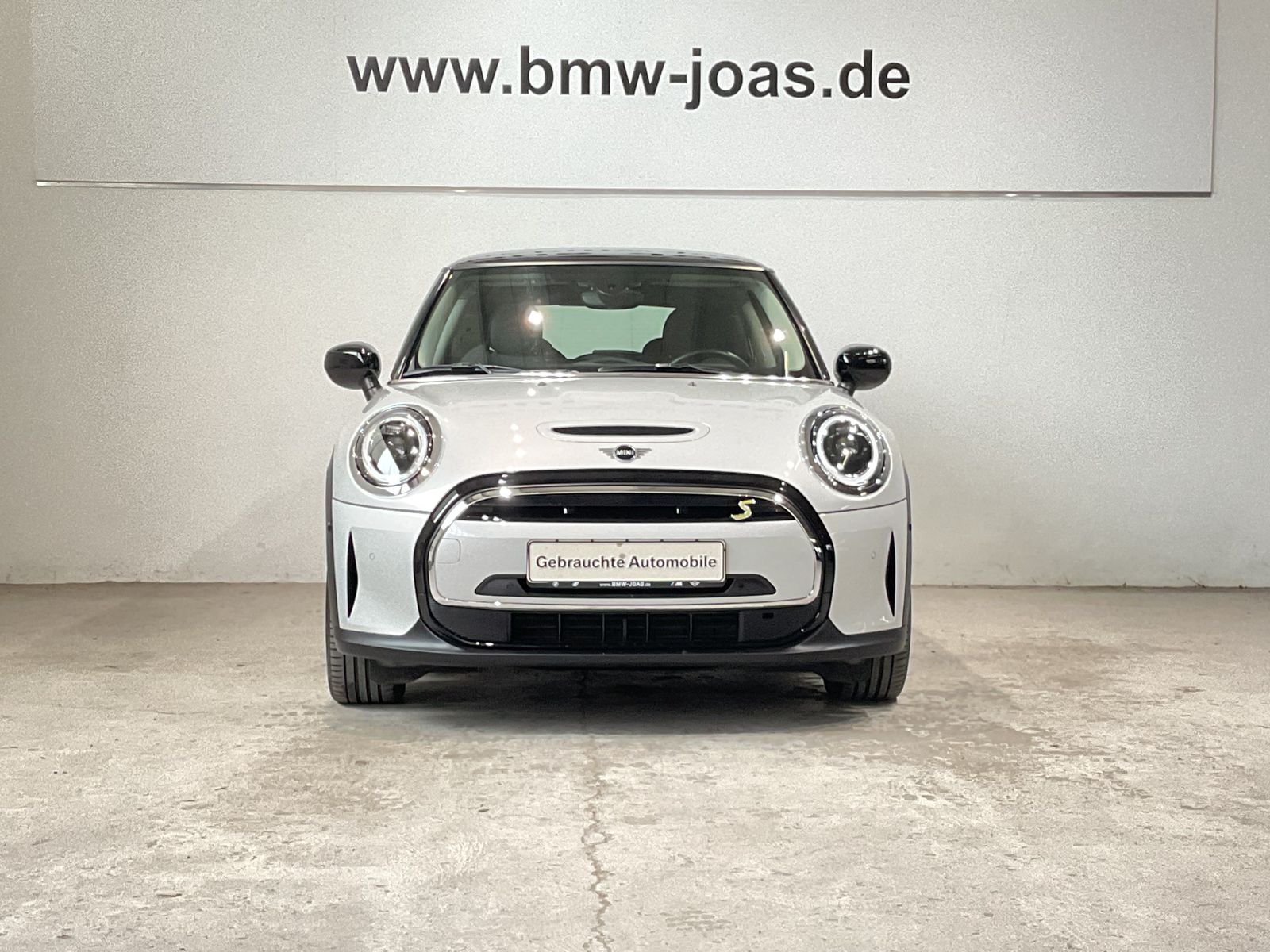 Fahrzeugabbildung MINI Cooper SE PDC vor+hi RFK Navi Tempomat Shz