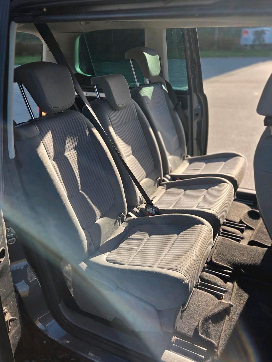 Seat Alhambra 2012 — photo 8