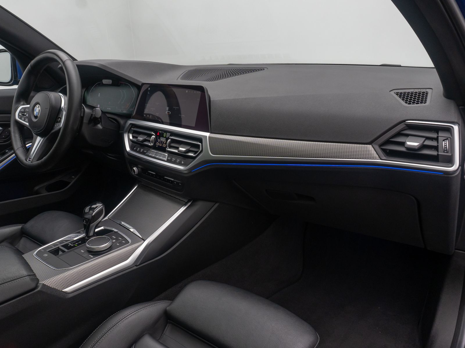 Fahrzeugabbildung BMW 330d M Sport Panorama HUD DAB Laser HiFi AHK