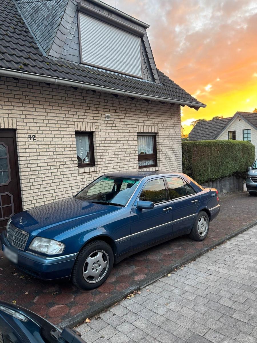 Mercedes-Benz C 220