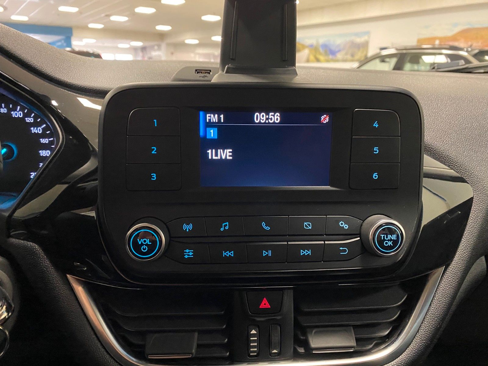 Fahrzeugabbildung Ford Fiesta 1,1 Trend+BLUETOOTH+SITZHEIZUNG+ALLWETTER