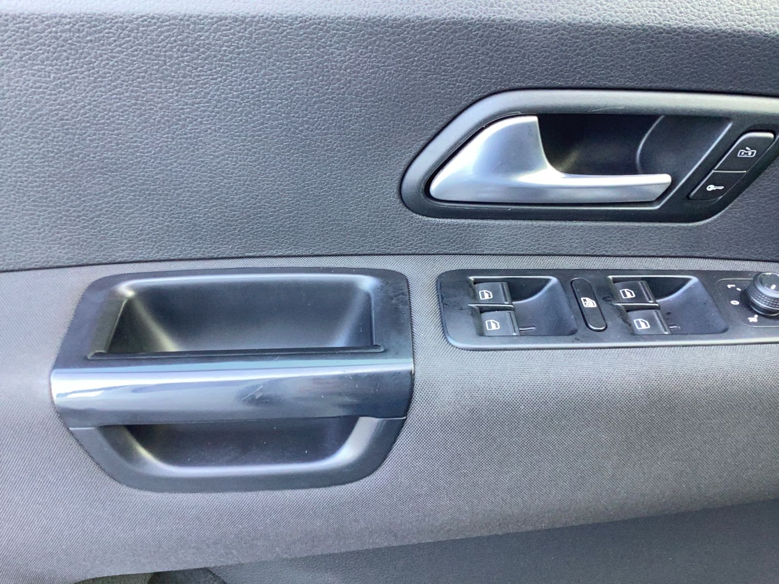 Fahrzeugabbildung Volkswagen Amarok TDI Comf. DC 4M Bi-Xenon Navi AHK SHZ