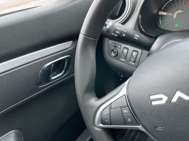 Fahrzeugabbildung Dacia Spring Electric 45 Essential Navi, Tempomat, Led