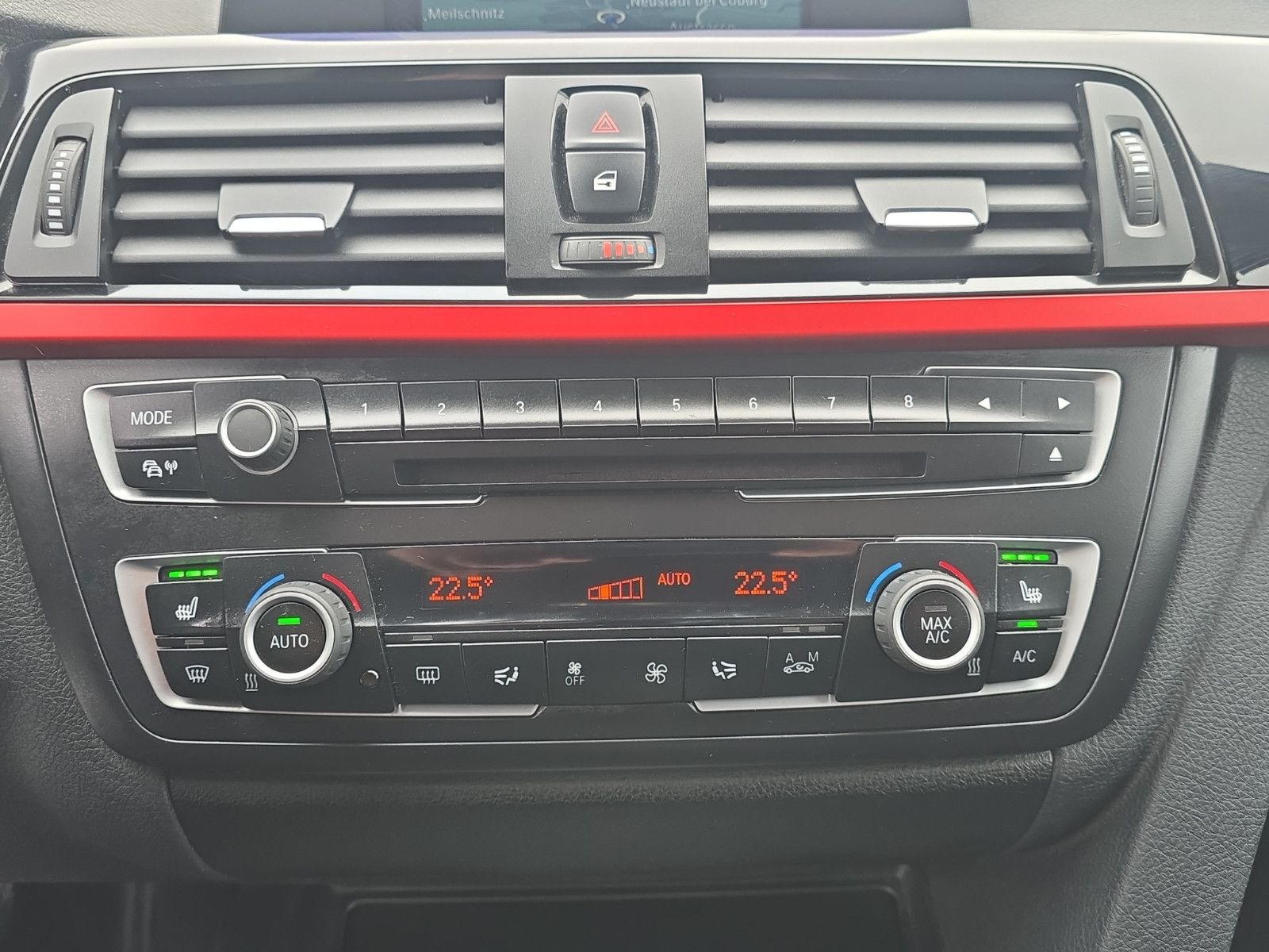 Fahrzeugabbildung BMW 318d Touring Sport Line Navi PDC Elktr.Heckklapp