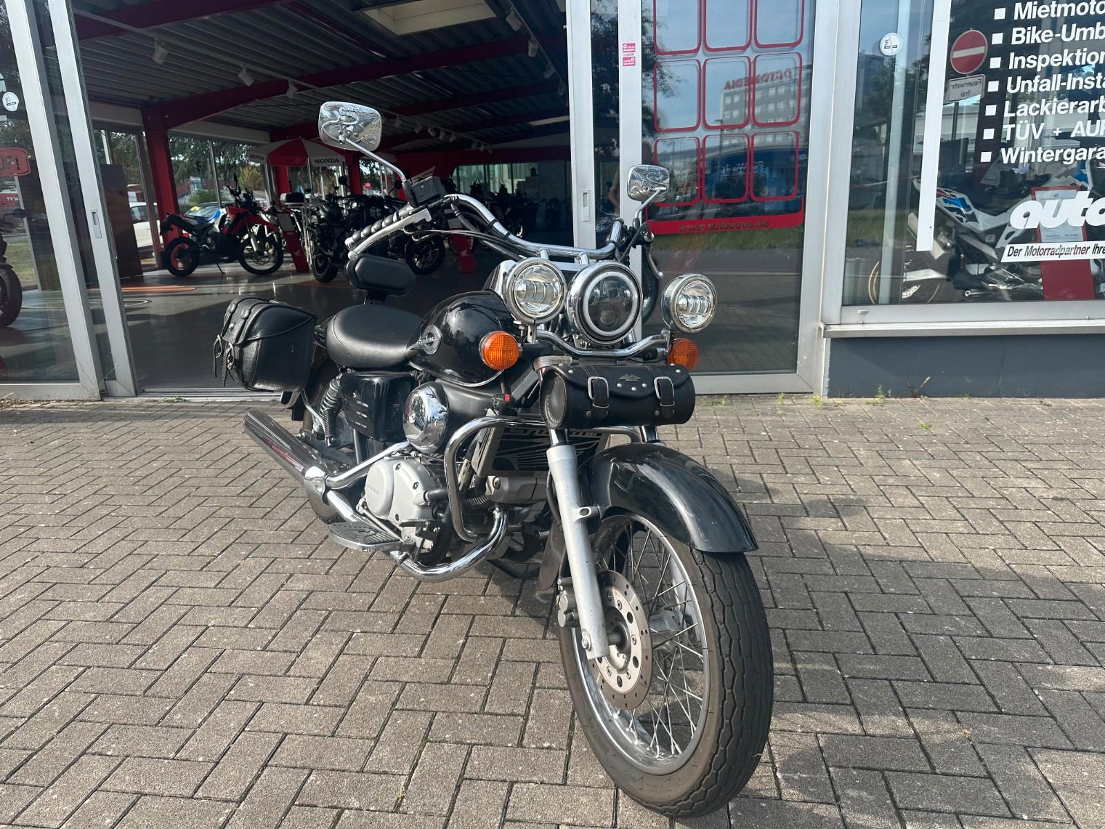 Honda VT 125 C Shadow -- Viel Zubehör