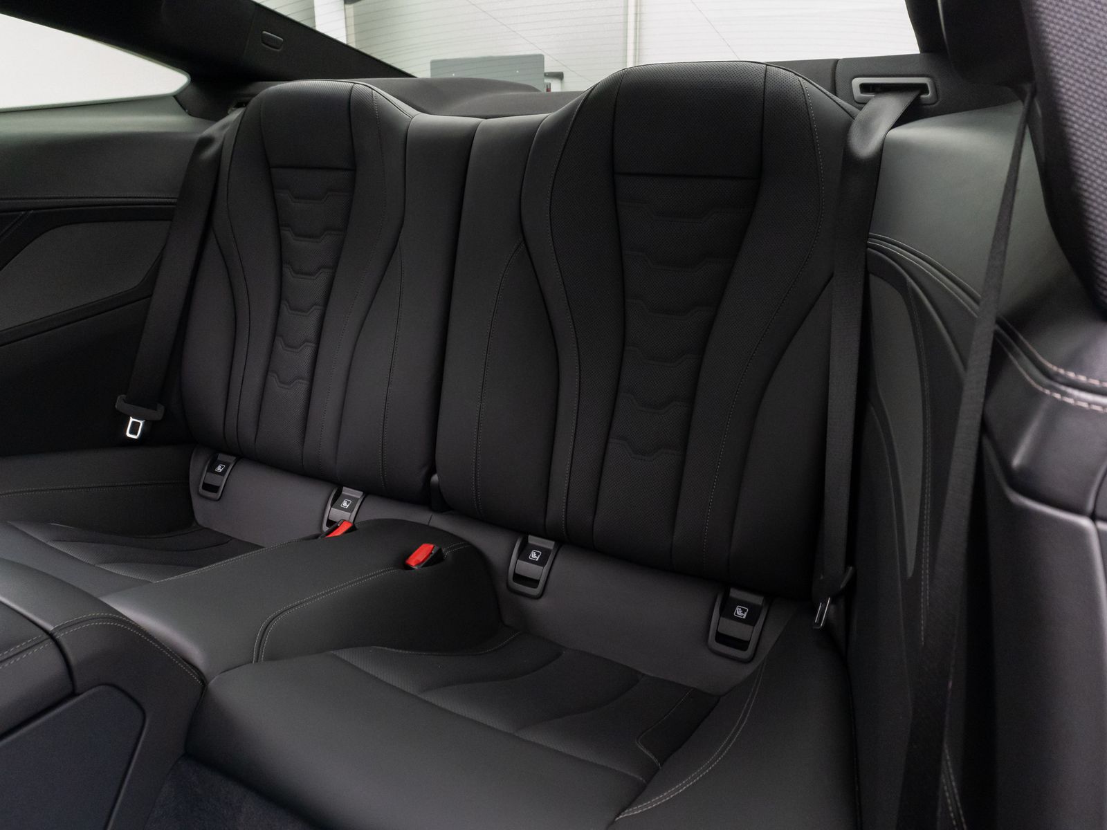 Fahrzeugabbildung BMW M850i xD Kamera HUD DAB H/K ACC SoftCl DisplKey