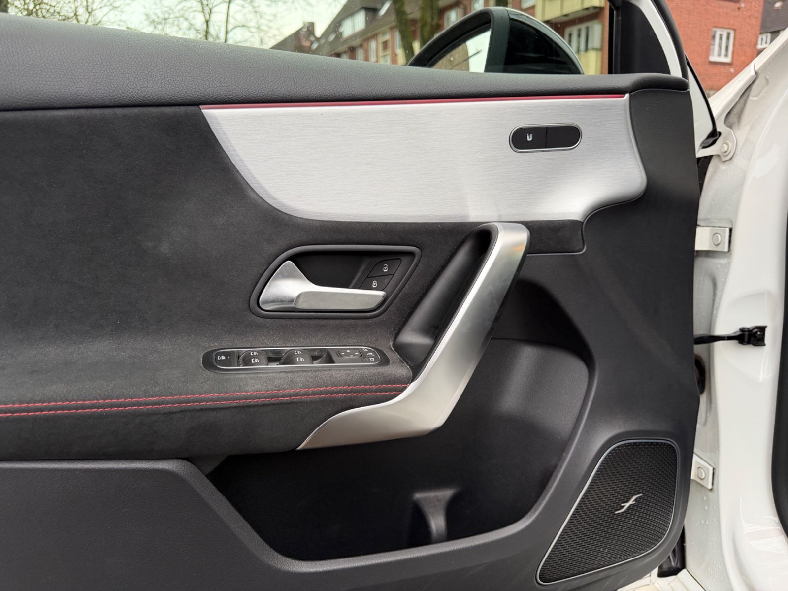 Fahrzeugabbildung Mercedes-Benz A 250 AMG Line*BURMESTER*PANO*ALCANTARA*