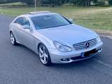 Mercedes-Benz CLS 320 CDI 7G Tronic Navi Schiebedach  - Mercedes-Benz CLS 320 von privat