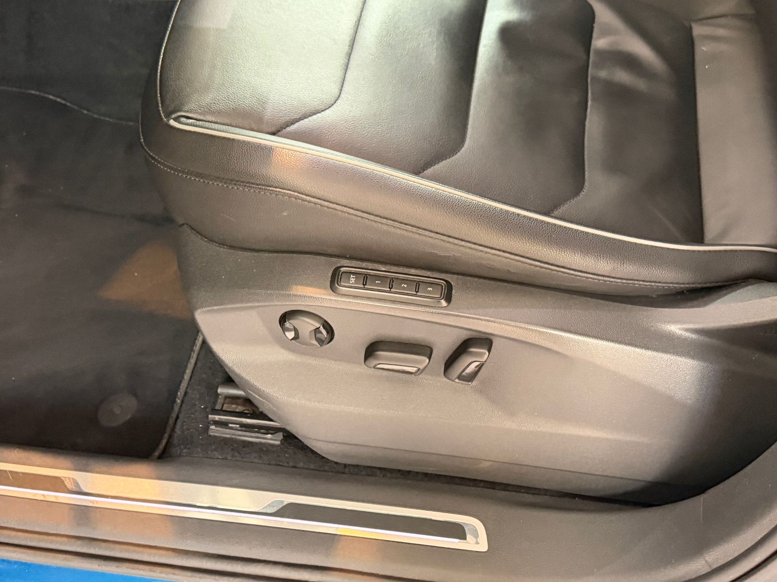 Fahrzeugabbildung Volkswagen Tiguan Highline /VIRTUAL/PANO/MEMORY/HUD/KAMERA