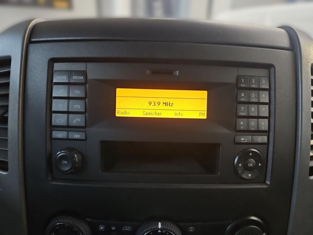 Fahrzeugabbildung Mercedes-Benz Sprinter 316 DOKA Pritsche 4x4 6 Sitze Klima