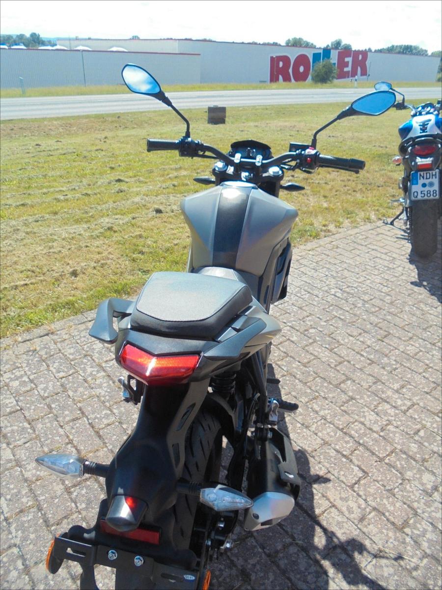Benelli BN125