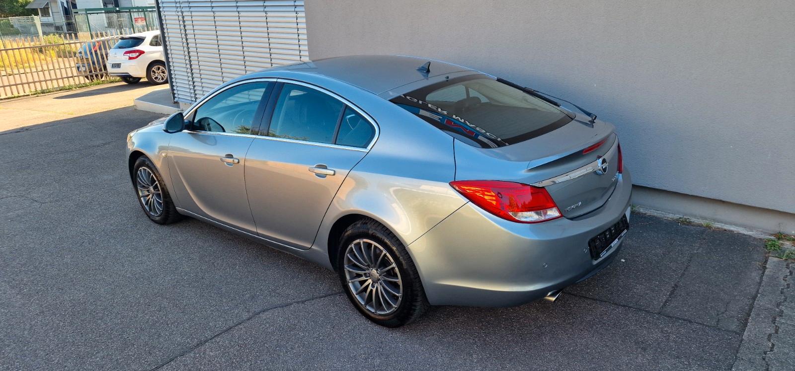Opel Insignia A Lim. Sport 4x4*Automatik*Leder*NAVI*