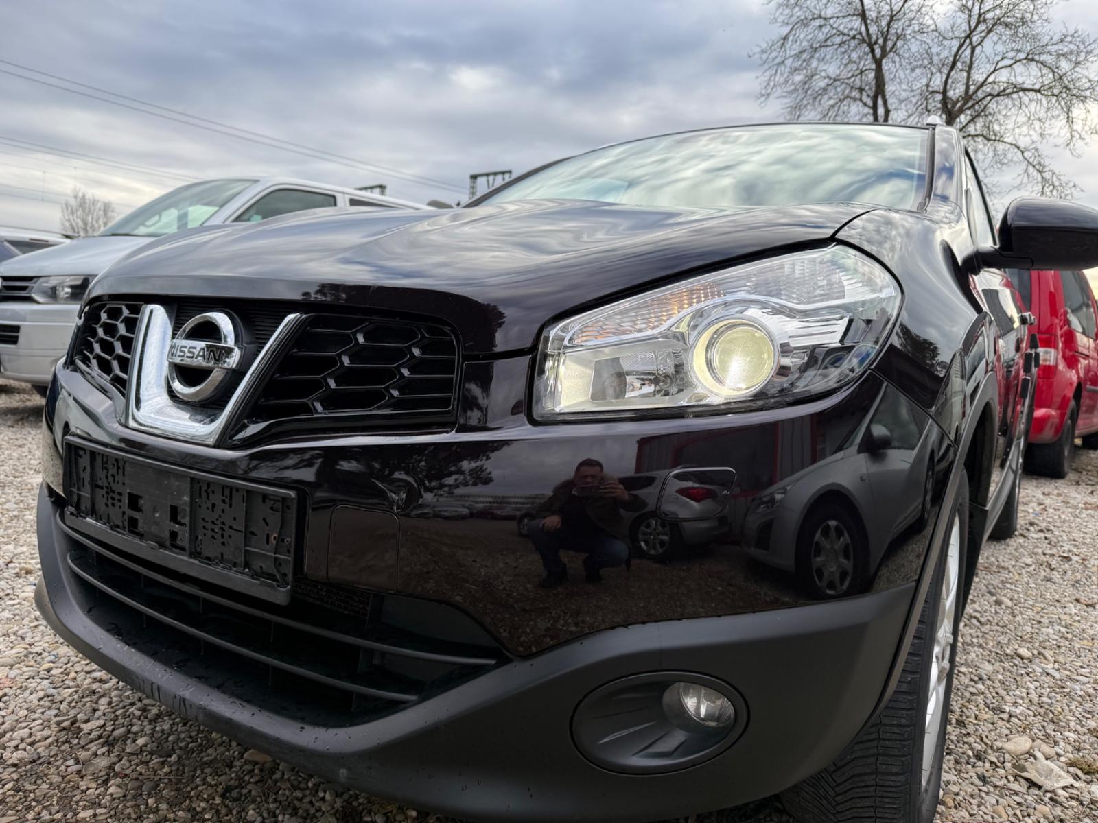 Nissan Qashqai+2 2.0L-1-Hand-7-Sitz-Panorama-Kamera
