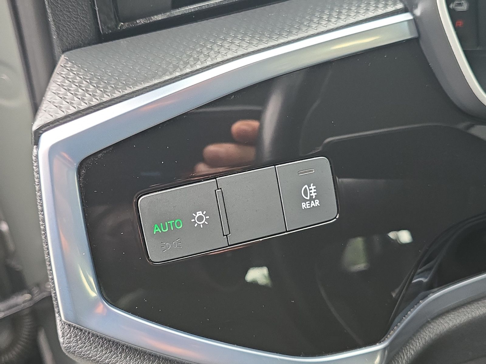 Fahrzeugabbildung Audi Q3 Sportback 45 TFSI e basis(EURO6d)