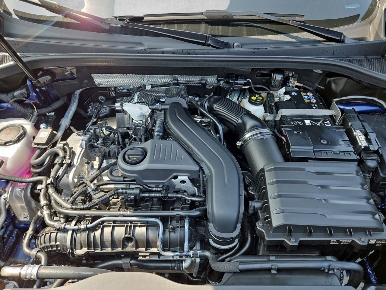 Fahrzeugabbildung CUPRA Terramar 1.5 eTSI Edge-Paket - Winterpaket