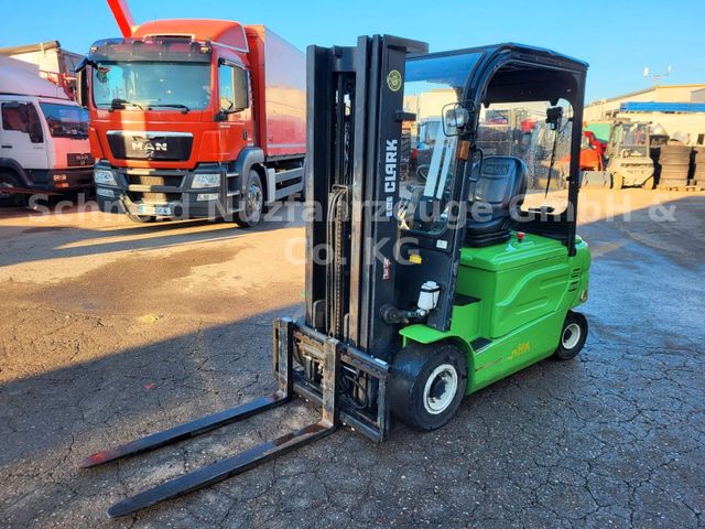 Clark GEX25 Elektro 2,5t triplex 4,80m 3.und 4. Ventil