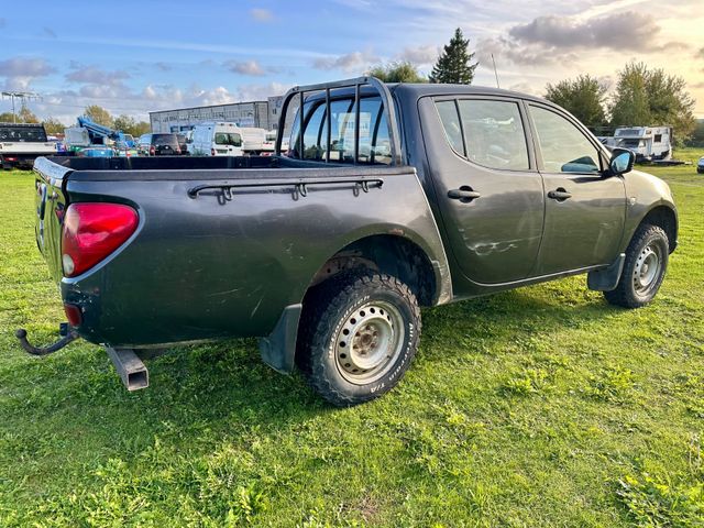 Mitsubishi L200 Inform Doppelkabine 4WD — Bild 3