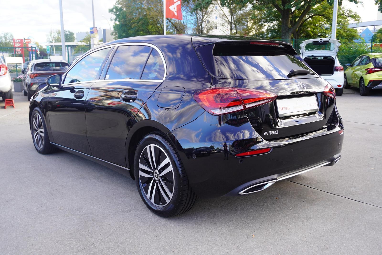 Mercedes-Benz A180 Progressive 7G-DCT LED Navi Kamera Tempomat