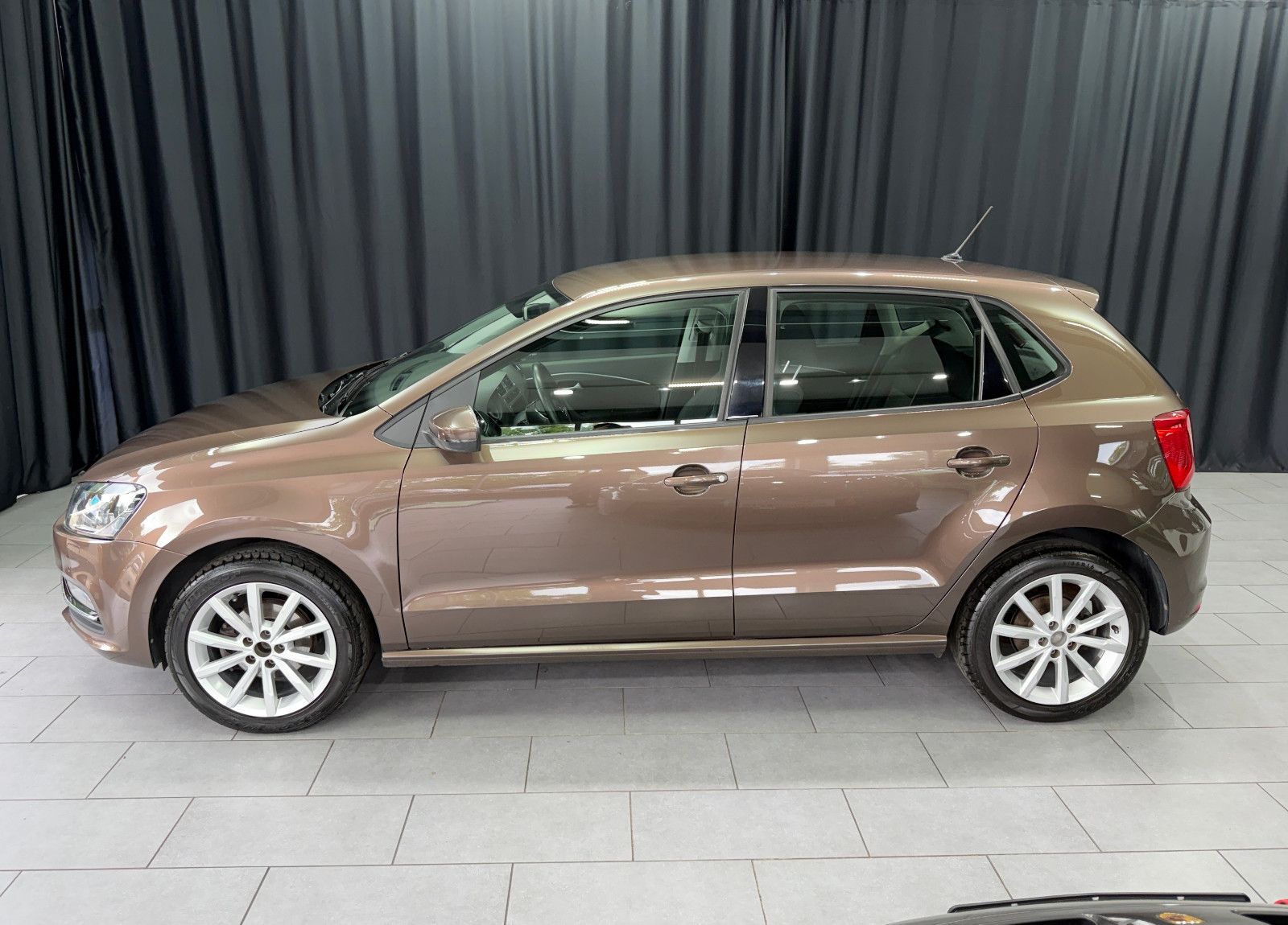 Fahrzeugabbildung Volkswagen Polo V Highline BMT/Start-Stopp|KLIMA|PDC|1-HD