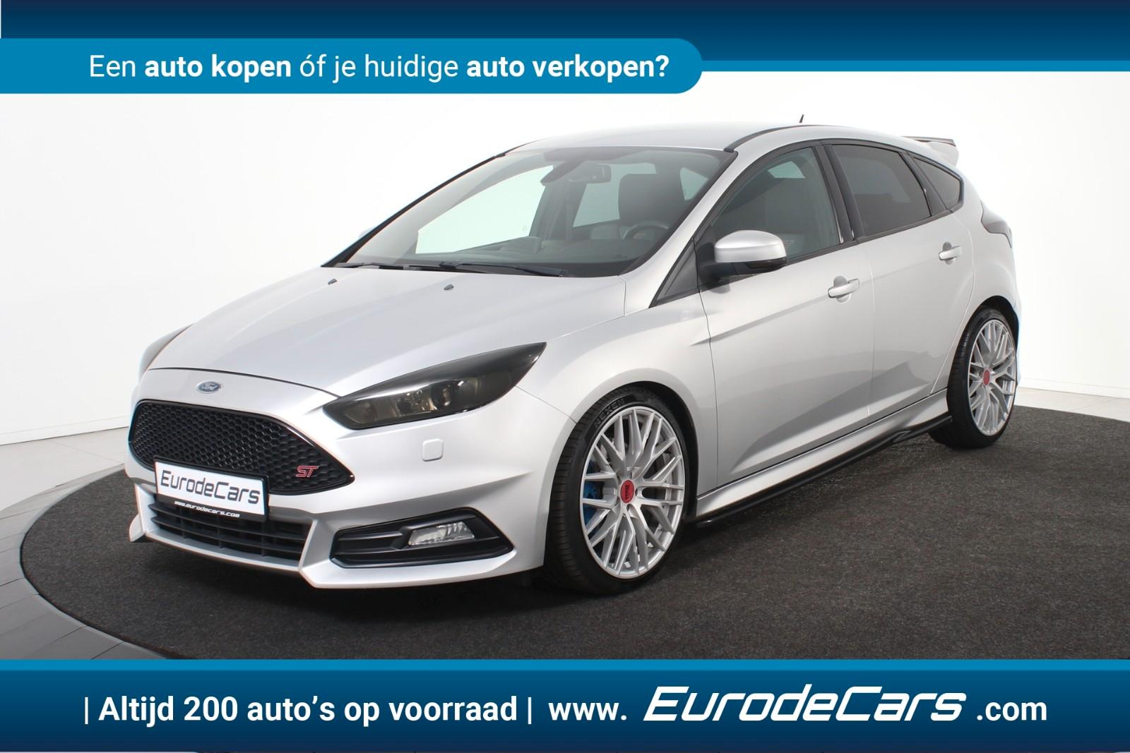 Ford Focus 2,0 ST-3 *Recaro*Navi*DAB*Scheckheft*